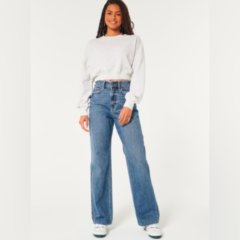 Hollister Women Ultra High Rise Baggy Jeans - Medium Wash, XXS Short